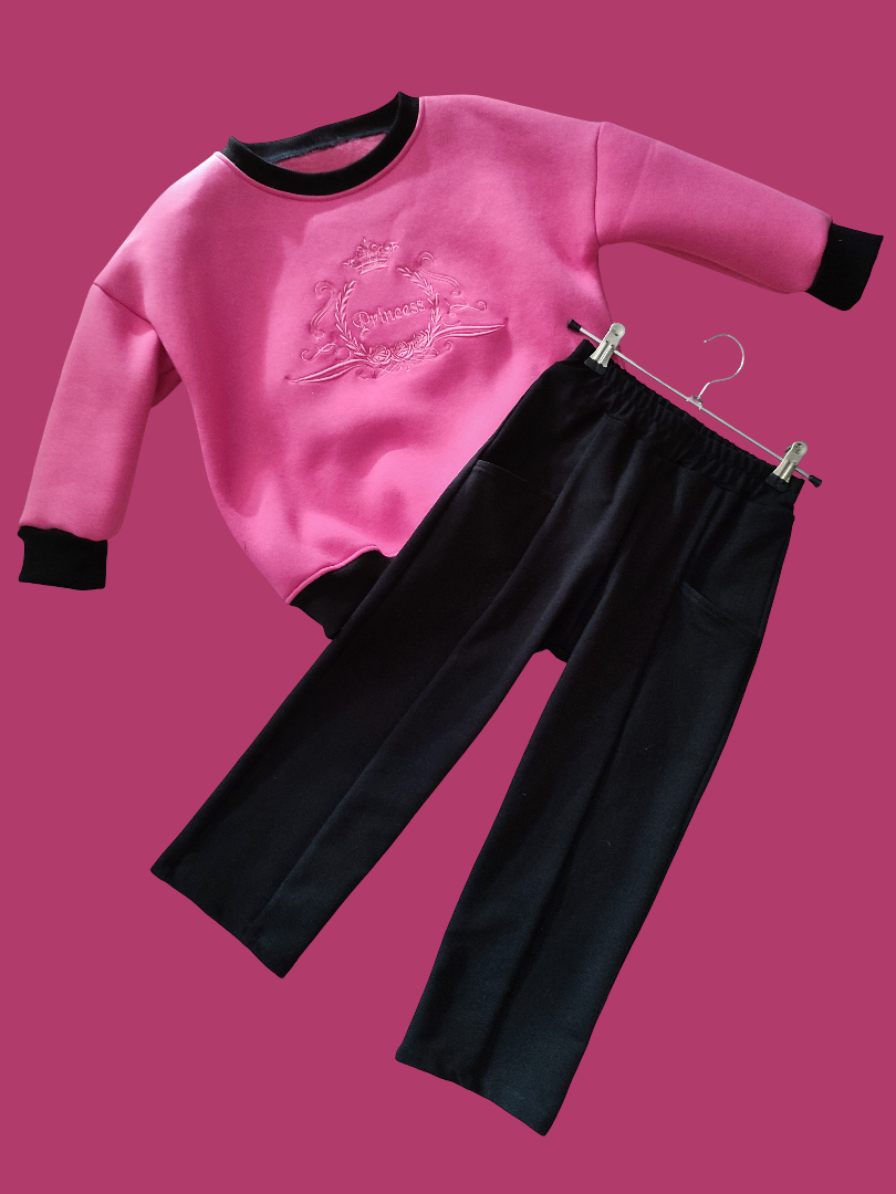 Laisvalaikio kostiumėlis mergaitei